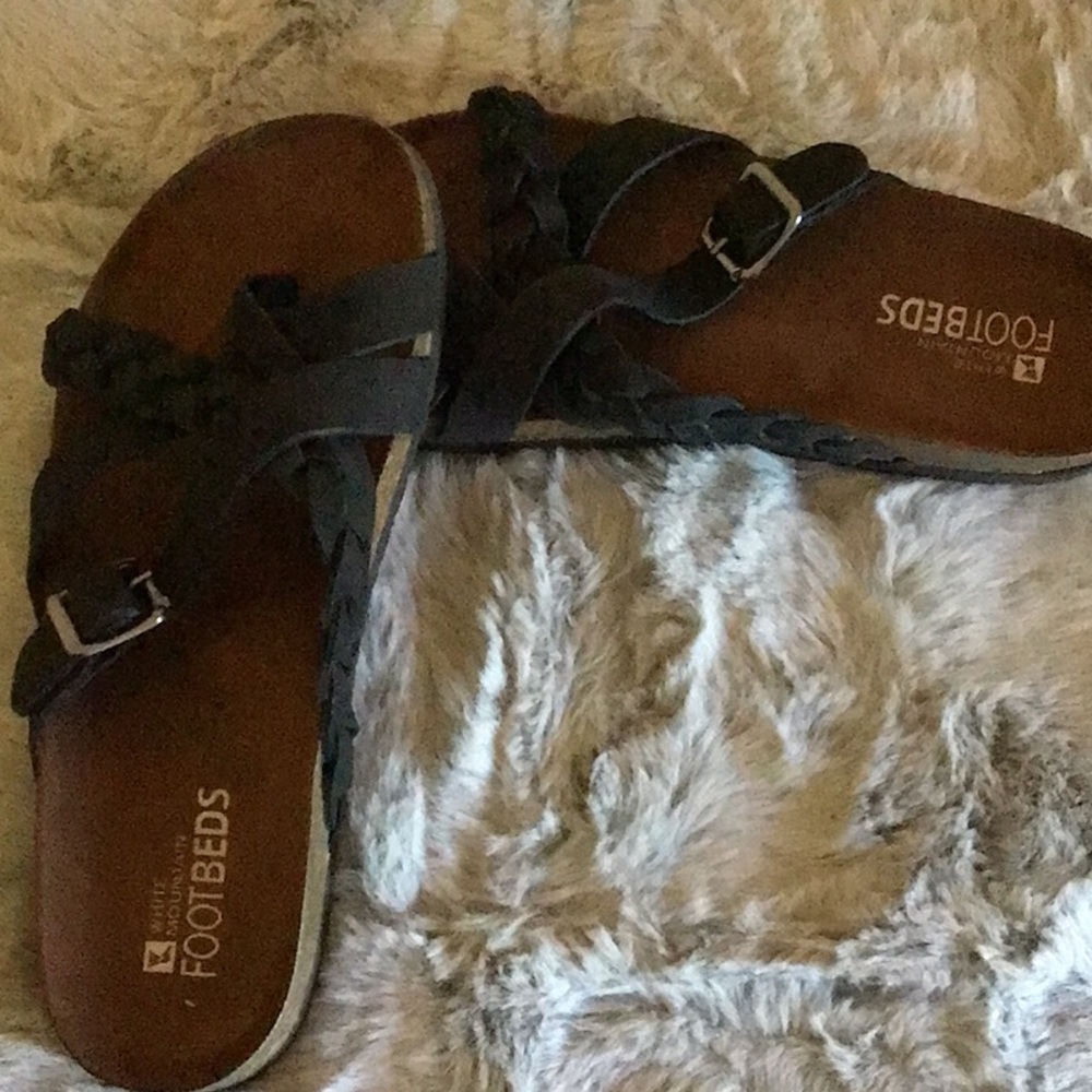 White Mountain Black Sandals with Ergonomic Design - Picture 1 of 4